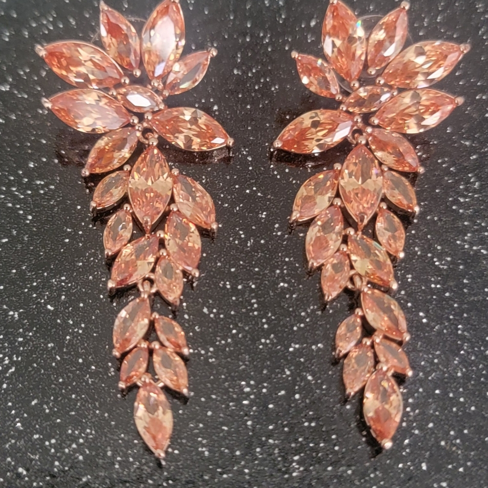 Elegant Rose Gold and Pink Crystal Drop Earrings.  Gorgeous. New. 2"